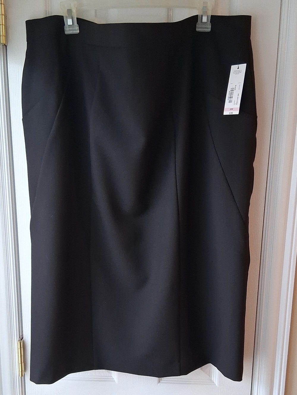 NWT Worthington Woman Black Straight Pencil Skirt with Tailored Seams